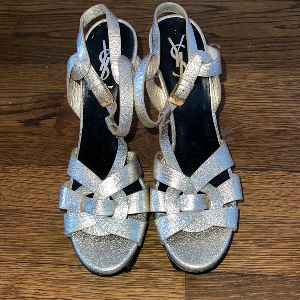 YSL TRIBUTE SANDALS IN METALLIC LEATHER